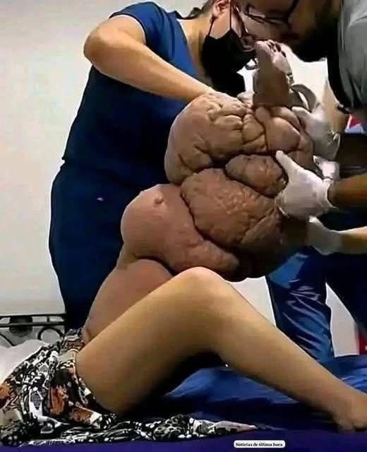 She tried to use her shampoo bottle as a pe…𝗦𝗲𝗲 𝗺𝗼𝗿𝗲
